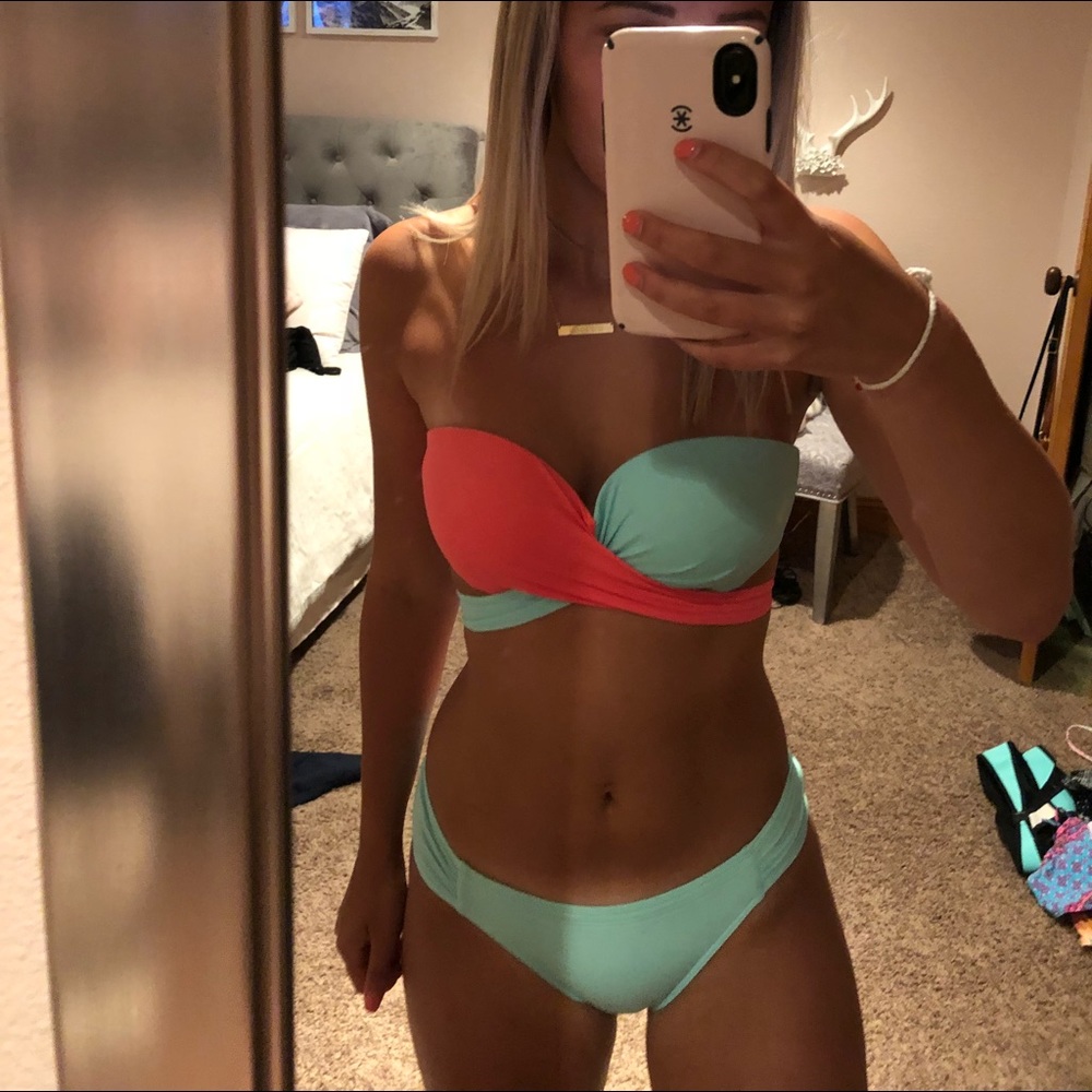 Victoria’s Secret Bikini Set